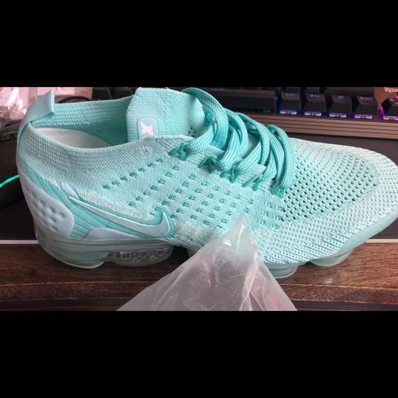 tiffany blue vapormax